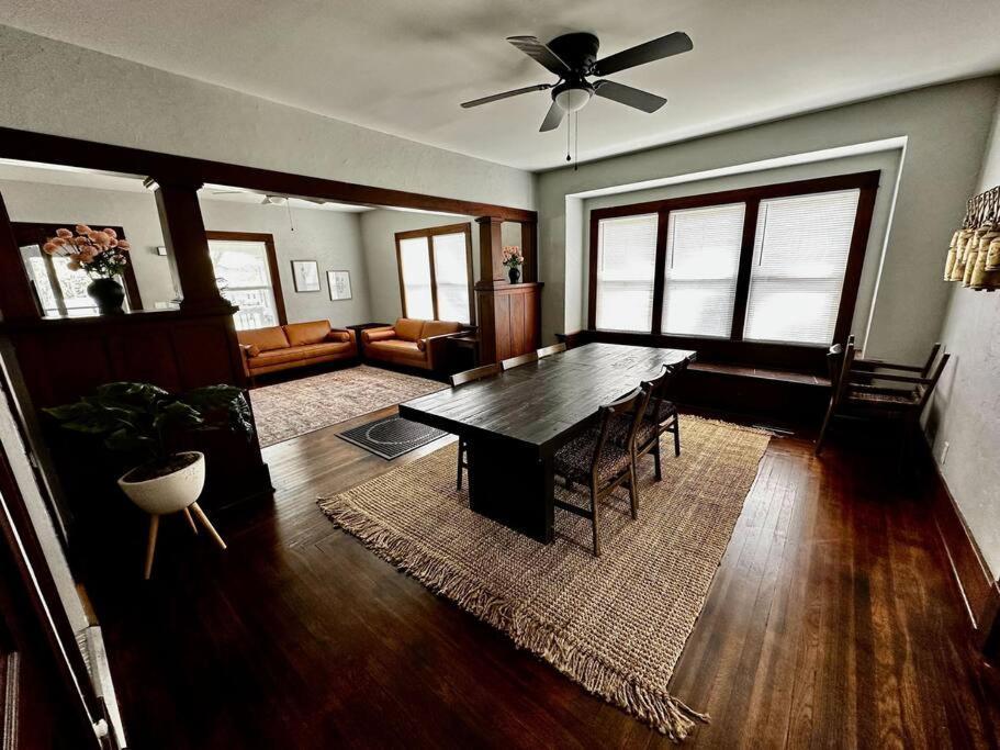Mrs. Hughes - 2 Bedroom House W/ Parking