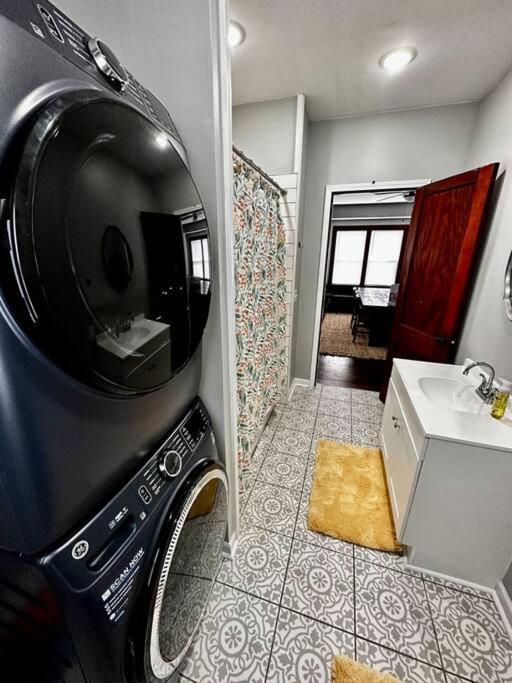 Appartement Mrs. Hughes - 2 Bedroom House W/ Parking Hamilton
